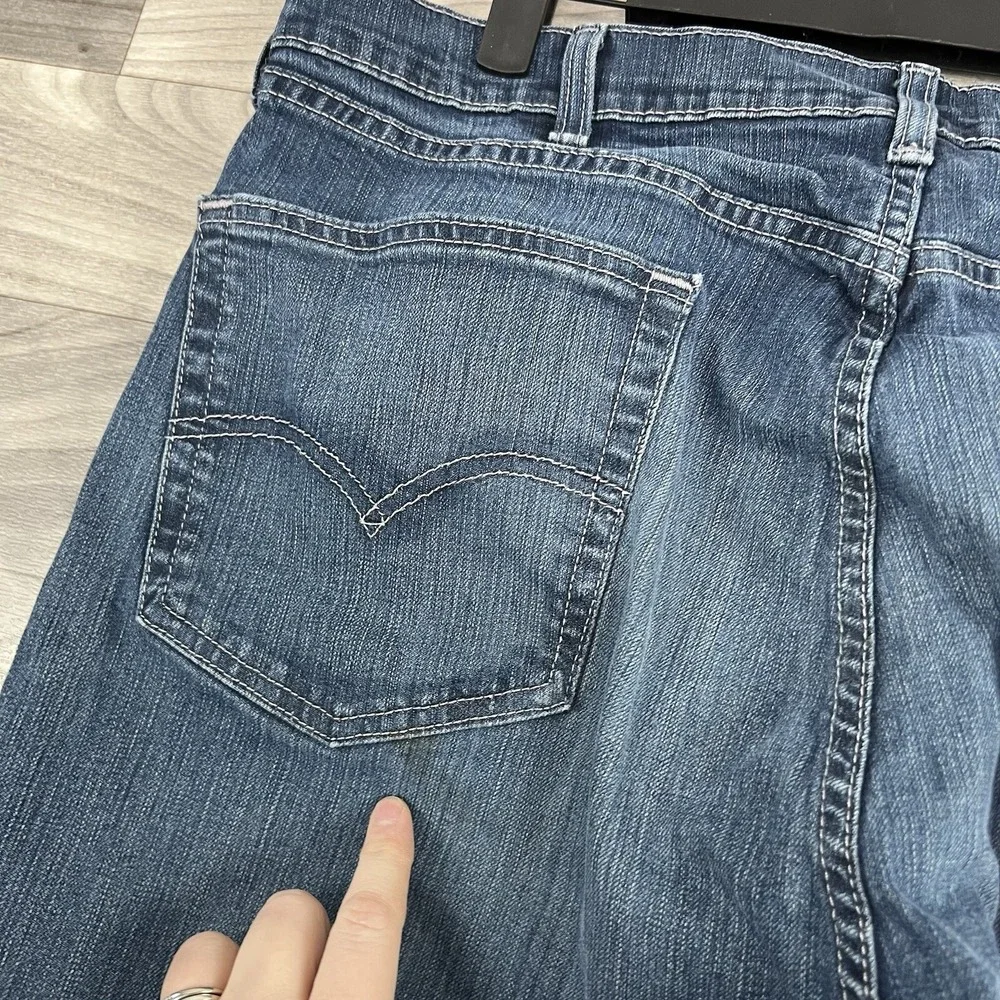 Levis Jeans Mens 38 Fits 35x28 Straight Medium Wash Denim Logo‎ Basic Everyday